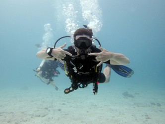 Hanging Lose Learn To Scuba Dive Best Padi Aussie Divers Phuket Racha Yai