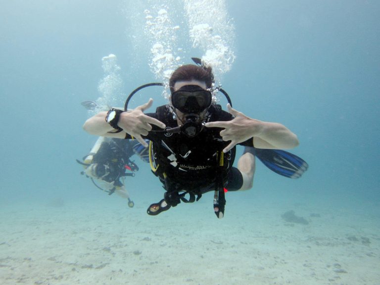 Hanging Lose Learn To Scuba Dive Best Padi Aussie Divers Phuket Racha Yai