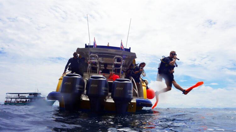 Aussie Divers Luxury Speedboat Scuba Diving Phuket Giant Stride