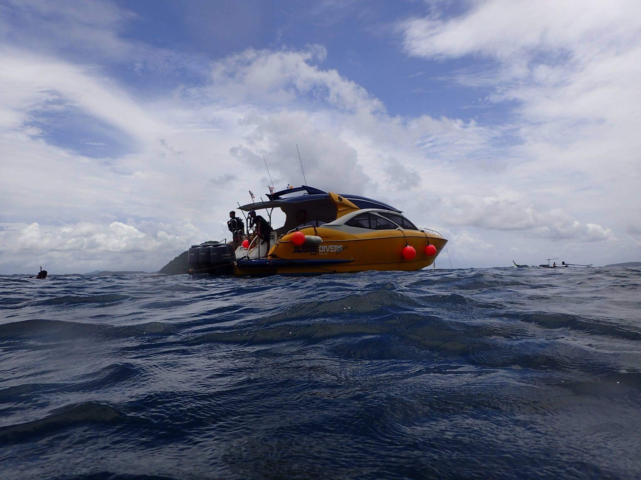Aussie Divers Hin Daeng and Hin Muang Video