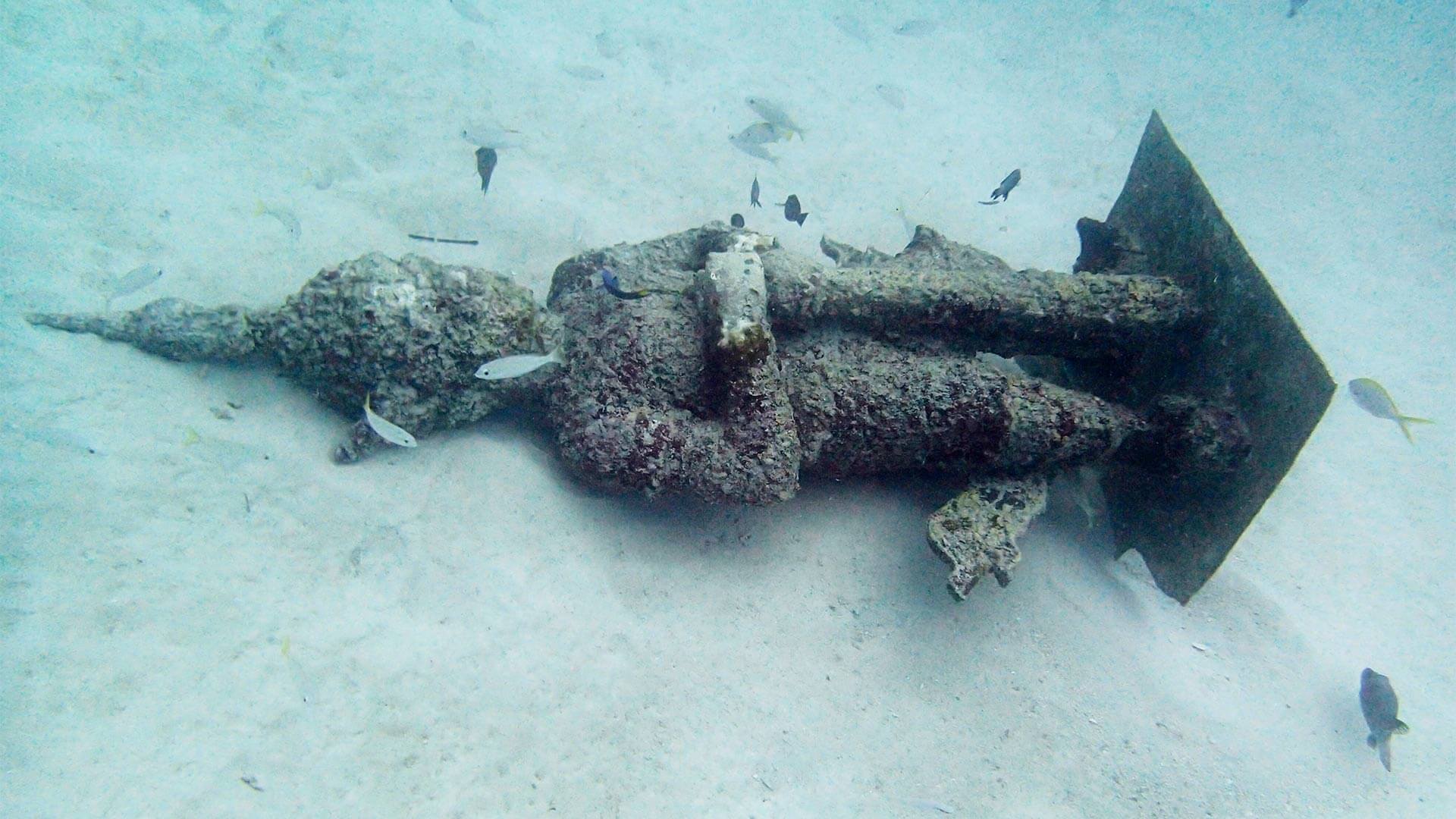 statue racha yai siam bay padi scuba diving